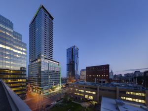 Holiday Inn Hotel & Suites - Montreal Centre-Ville Ouest, an IHG Hotel