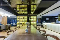 Guoguo Hotel (Xingyi Huijin Center Store)