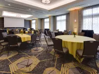 Drury Inn & Suites Pittsburgh Airport Settlers Ridge Hotels in Allegheny County