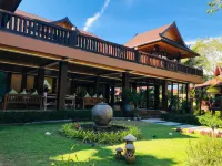 Phi Phi Villa Resort Hotels near Pak Nam Bay