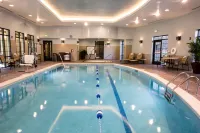 Staybridge Suites ALBANY WOLF RD-COLONIE CENTER by IHG - Swimmingpools