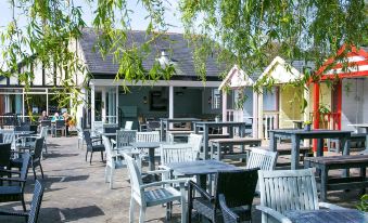 The Boathouse Inn & Riverside Rooms