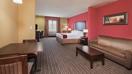 Holiday Inn Express & Suites Cleveland