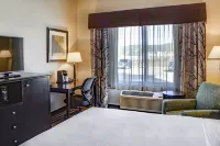 Holiday Inn Express & Suites Nevada
