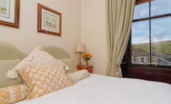 The Glenfarg - Housity