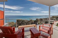 Whale Watcher 2 Hotels in Coles Bay