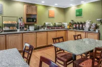 Quality Inn & Suites Farmington Hotels in Farmington