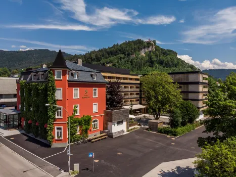 Hotel Schwärzler โรงแรมใกล้Künstlerhaus Palais Thurn u. Taxis