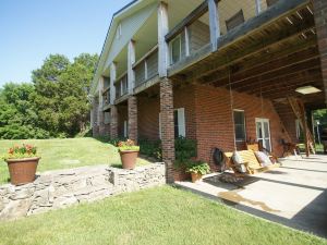 Fall Hollow Bed & Breakfast