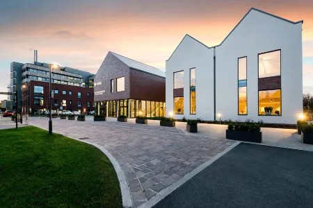 Edgbaston Park Hotel and Conference Centre Отели рядом с достопримечательностью «Birches Green Evangelical Free Church»