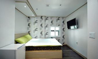 Eel Guest House
