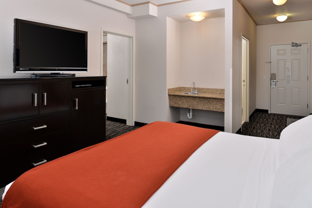 Holiday Inn Express Hotel & Suites Tacoma South - Lakewood, an Ihg Hotel