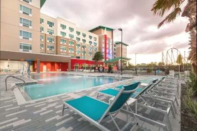 Holiday Inn Express & Suites - Orlando at Seaworld, an IHG Hotel