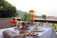 TreeHouse Sunrise Resort & Caravan Park Neemrana Hotels in Neemrana