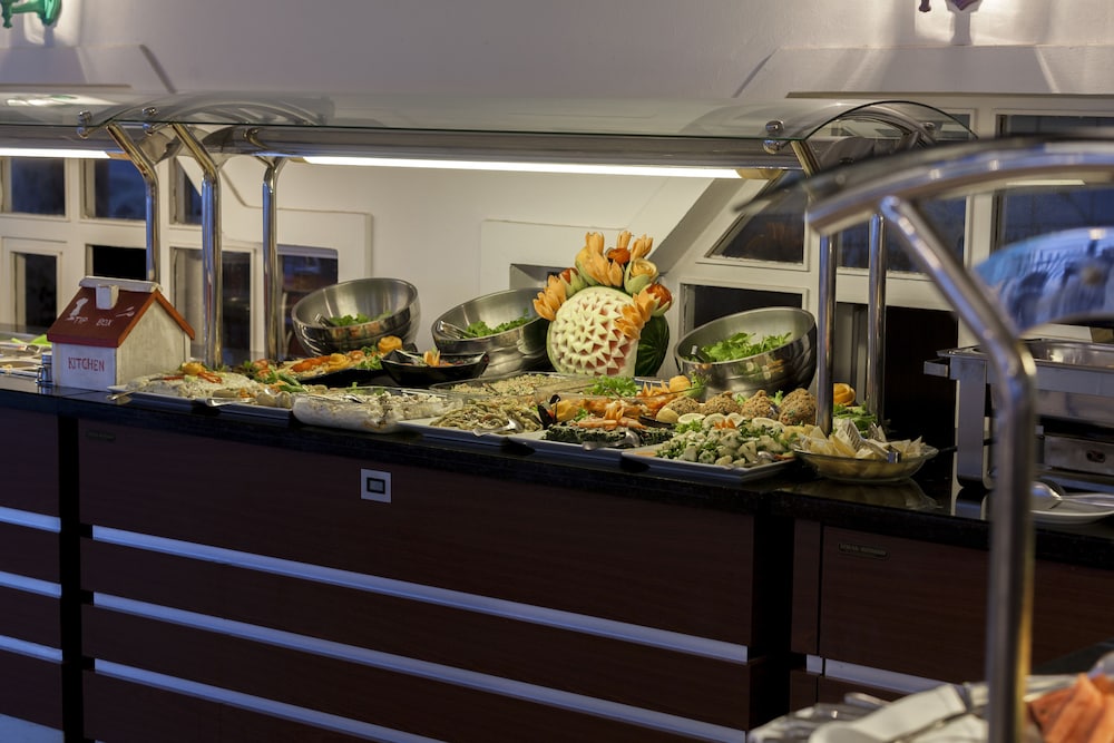 Aqua Princess Hotel