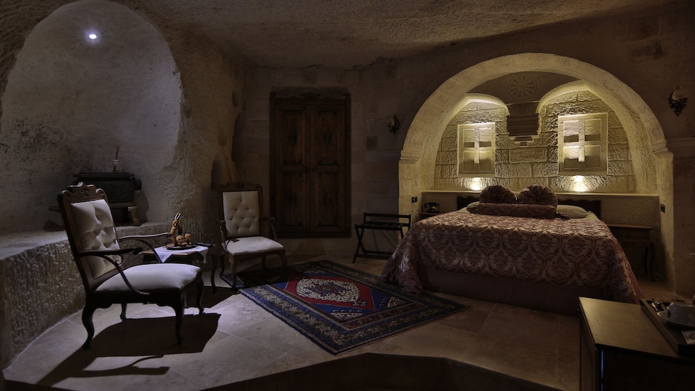 Phocas Cave Suites