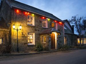 Trewern Arms Hotel