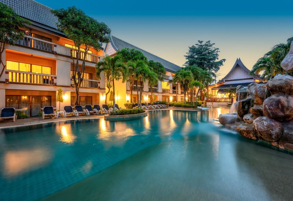 센타라 카타 리조트 수영장