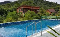 Khao Sok Country Resort