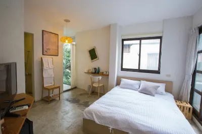 Meter 2 Hostel-Qingnian Hotels near Tainan Airport