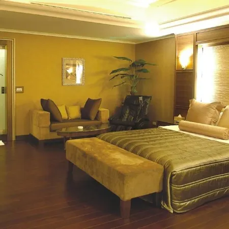 Sunflower Motel