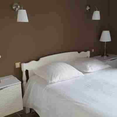 Le Castel du Cantal Groupe Village Fani Rooms