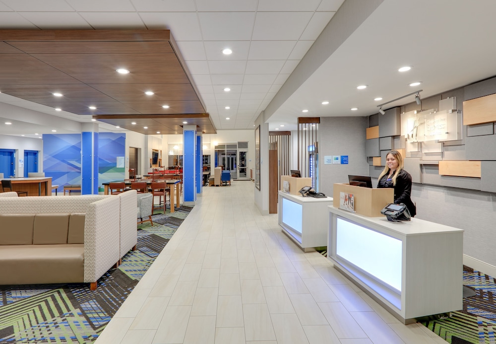 "Holiday Inn Express & Suites Dallas NW Hwy - Love Field, an Ihg Hotel"