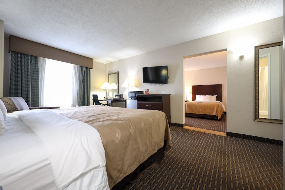 Copley Inn & Suites, Copley - Akron