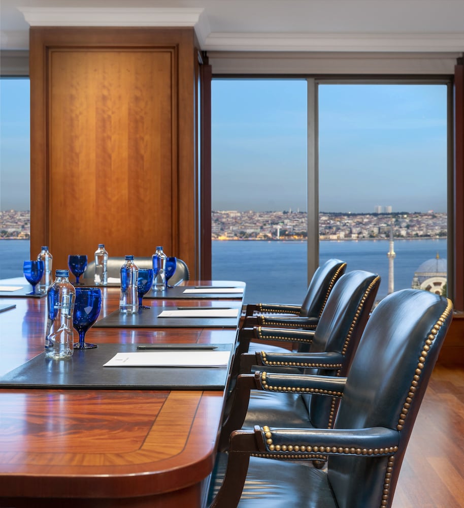 The Ritz-Carlton, Istanbul (The Ritz-Carlton, Istanbul at The Bosphorus)