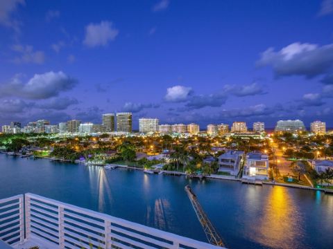 Acqua Bay Luxury Apartments