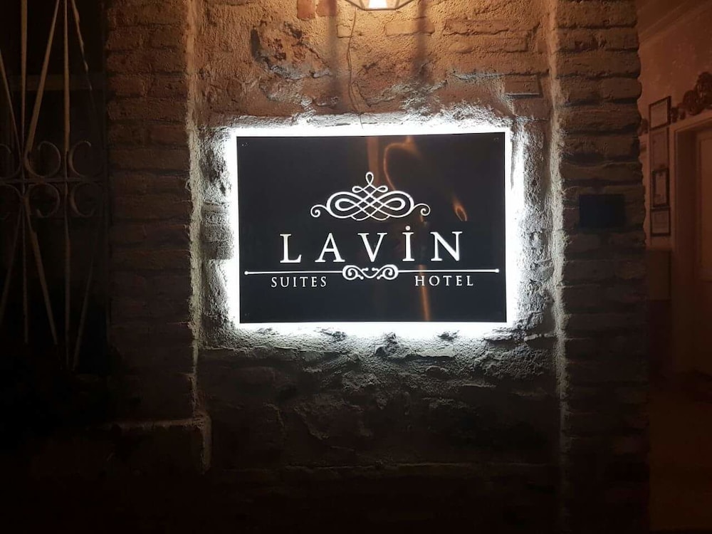 Lavin Suites Hotel