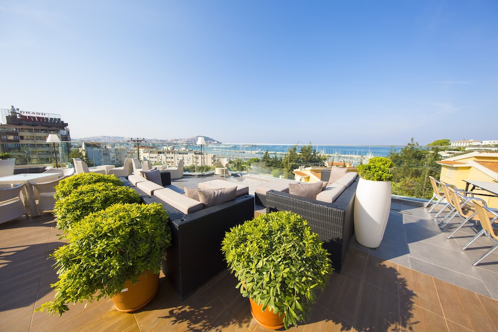 Marina Hotel & Suites Kusadasi