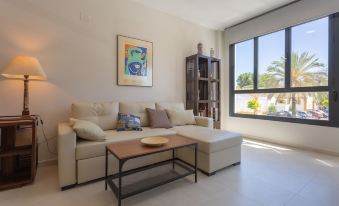 Real Escuela Home Surthy Apartments