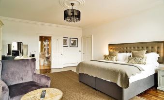 Luxury George Street Apartments: Forth Suite