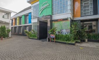 RedDoorz Plus Near Alun Alun Bandung