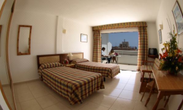 Coral California - Adults Only