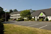 Campanile Lorient - Lanester - ที่มีที่จอดรถ