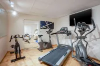 QU Hotel, Trademark Collection by Wyndham - Gym