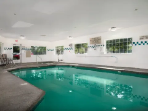 Country Inn & Suites by Radisson, Portland International Airport, or Hotels in Portland