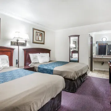 Motel 6 Fresno, CA - Belmont Ave