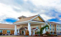 Holiday Inn Express & Suites Iron Mountain โรงแรมใกล้Immaculate Conception Church Iron Mountain