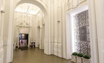 Anabelle Bed and Budapest