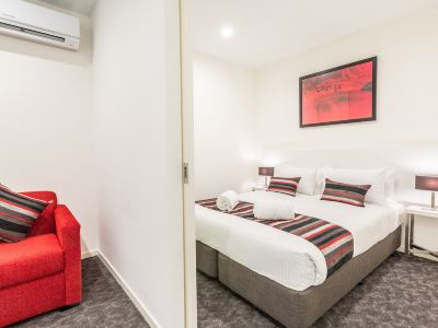 Box Hill 2 bed 1 bath apartment