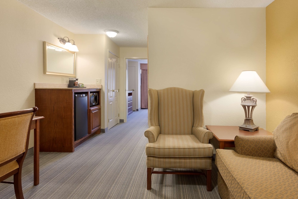 Country Inn & Suites by Radisson, Norman, OK