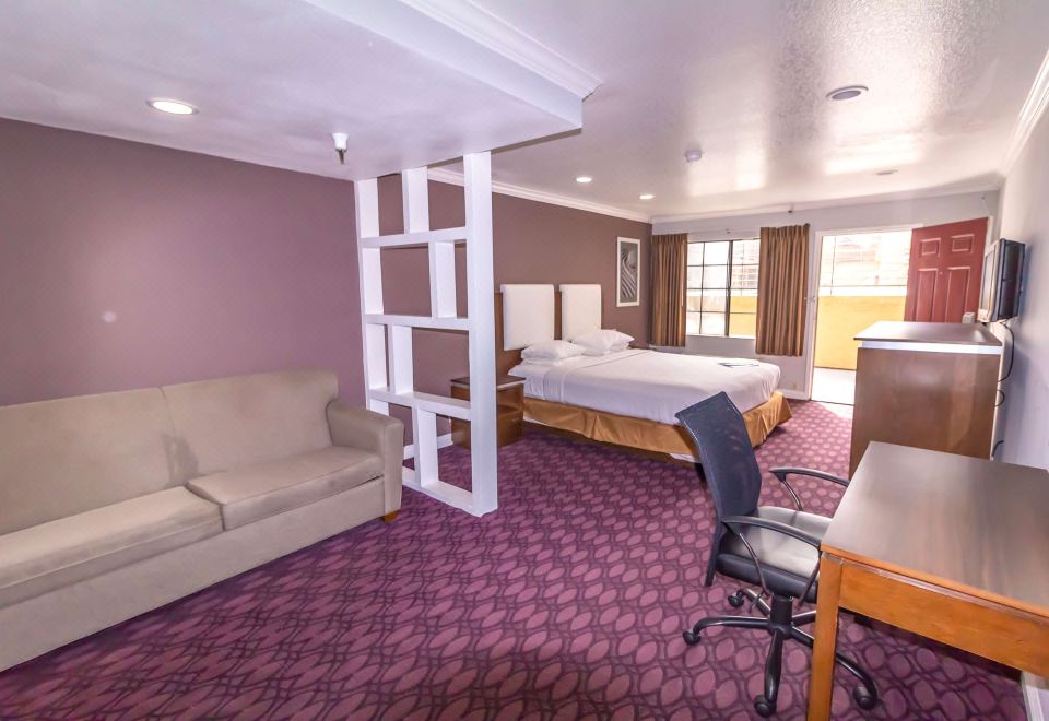 Crimson Hotel
