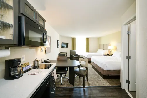 Candlewood Suites Washington North Hôtels à : Cecil Township