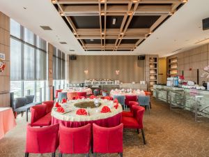 Roxy Hotel & Apartments