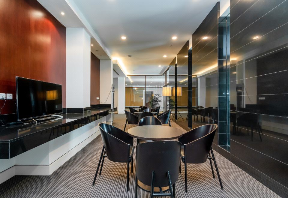 4. RH Hotel..