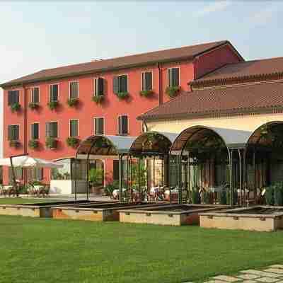 Borgo Ronchetto Hotel Exterior