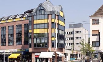 Hotel Elbroich - Housity